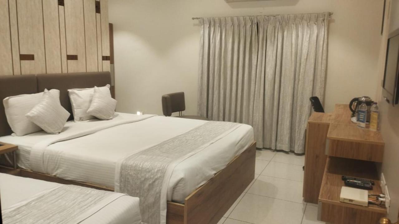 Hotel Annapoorna Residency Secunderabad ภายนอก รูปภาพ